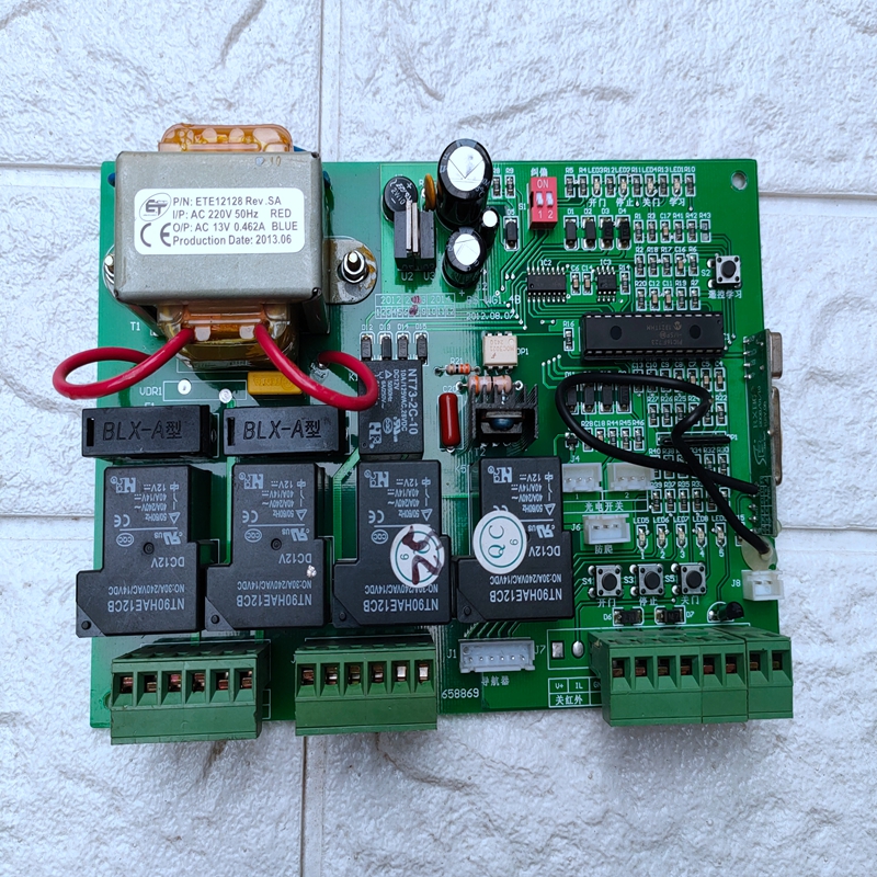 電動(dòng)伸縮門控制器遙控主板 從單雙電機(jī)到無軌電路配件的全方位解析